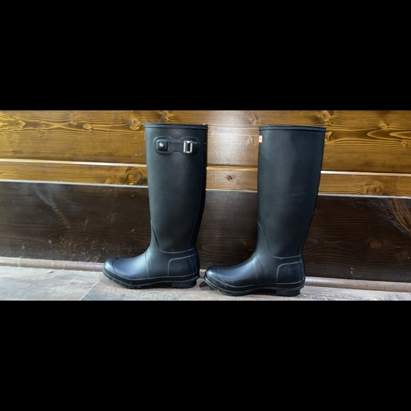 Hunter Original Matte Tall Boots (w/ two pairs of boot socks) - Picture 6 of 10